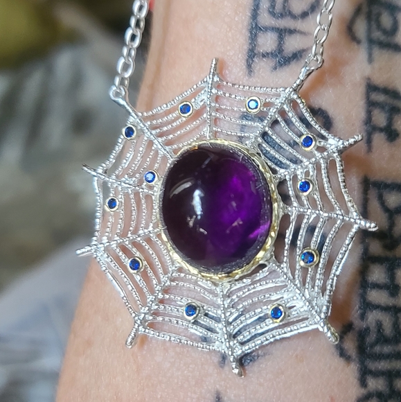 Gorgeous large Amethyst Sterling & Sapphire 🕸 spiderweb necklace - Picture 3 of 6